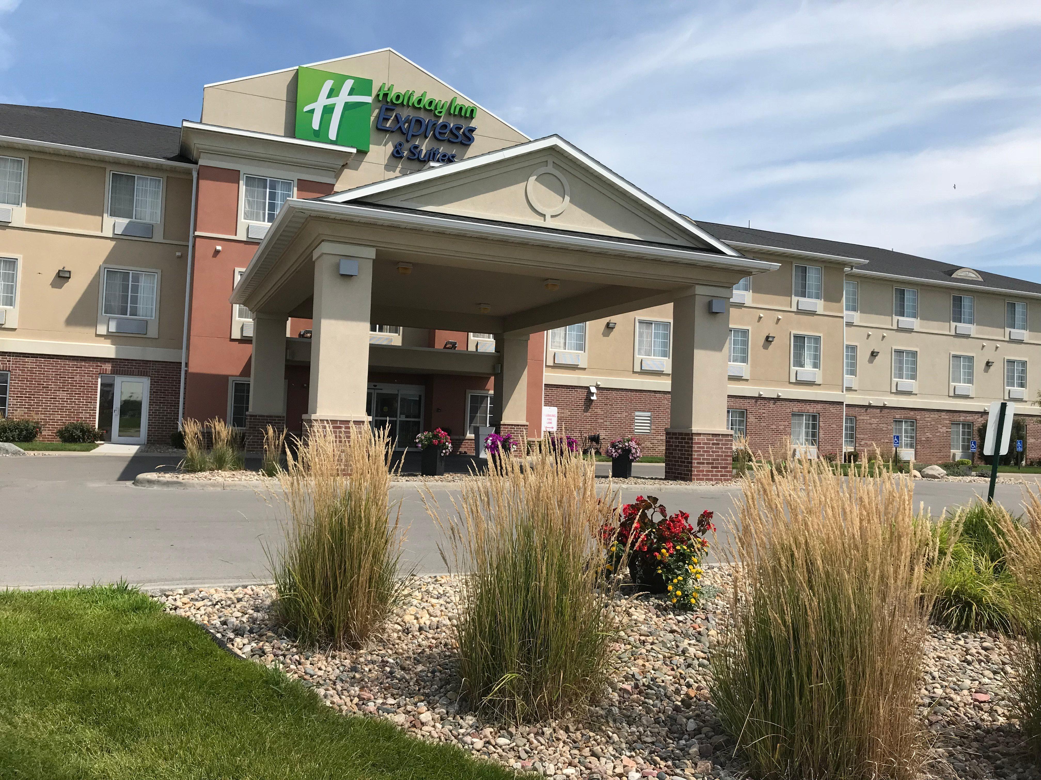 Holiday Inn Express Hotel & Suites Council Bluffs - Convention Center Area By Ihg Exterior photo
